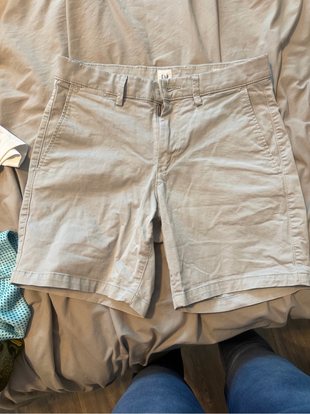 GAP Men's Light Beige Flat-Front Chino Shorts